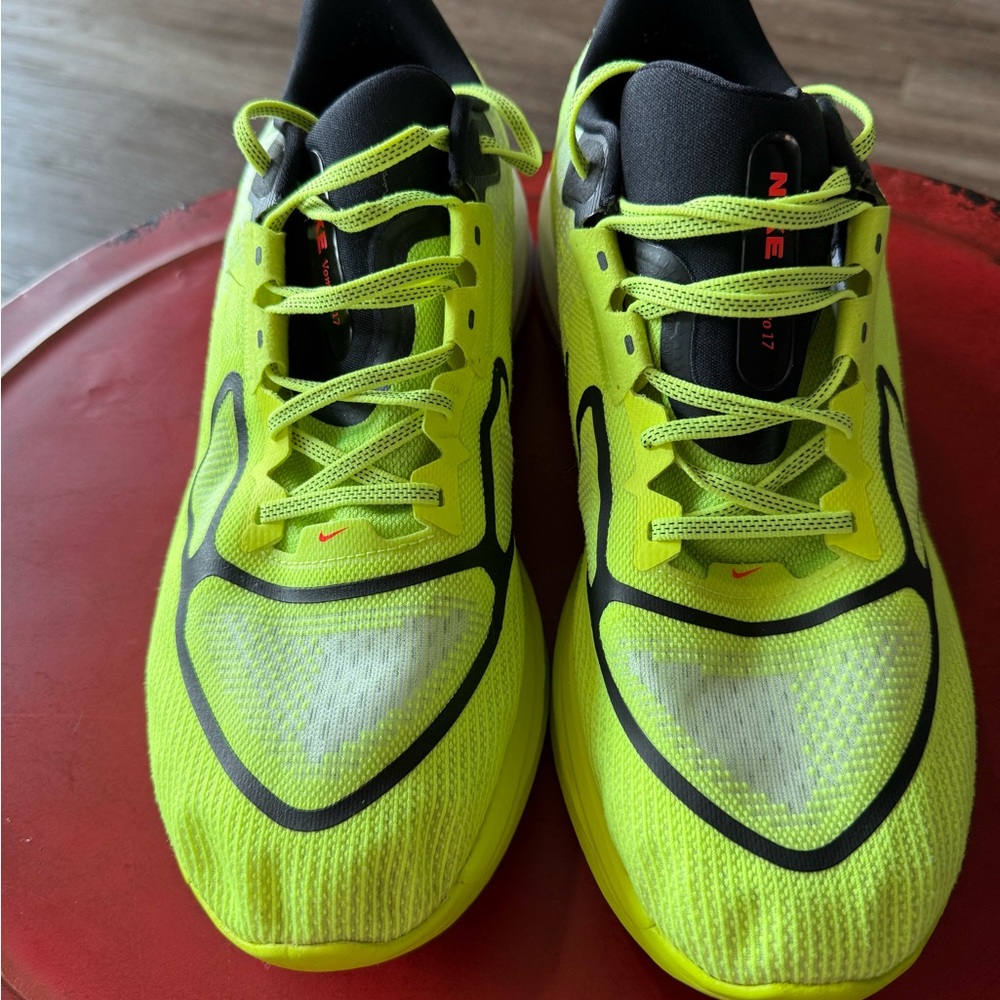 Nike Volmero 17 Volt Green Running Shoes